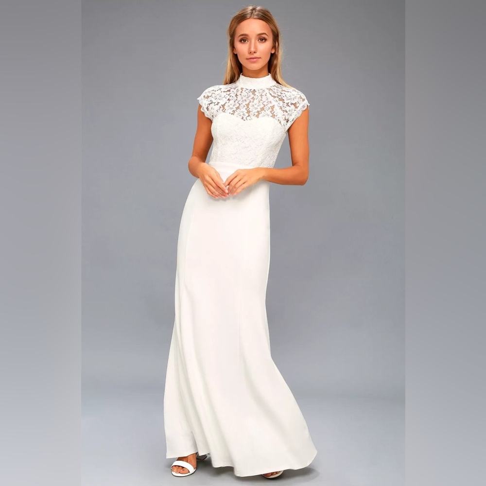 NWT: Lulu’s Laced Maxi Dress